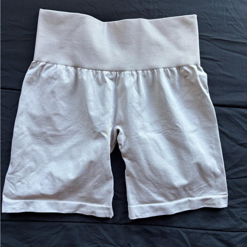NVGTN Solid Seamless Shorts High Waisted Beige Tan Size S - Picture 4 of 7